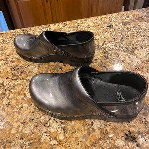 Dansko 506-970202 Silver Shoes